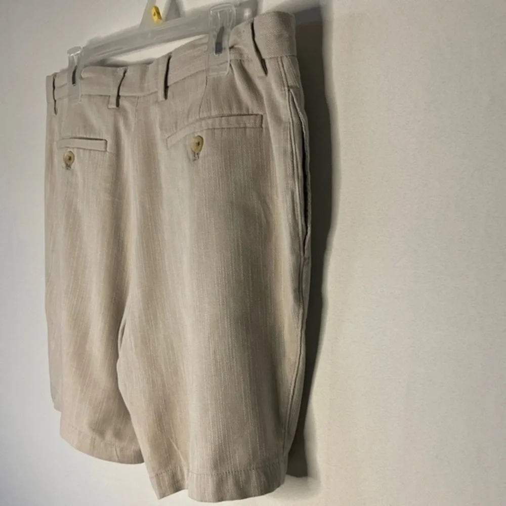 Banana Republic Men’s Shorts Chino Size 35 Beige Aiden Club.